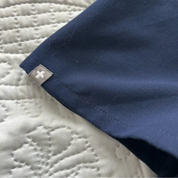 FIGS Classic Blue V-Neck Scrub Top - Picture 6 of 8